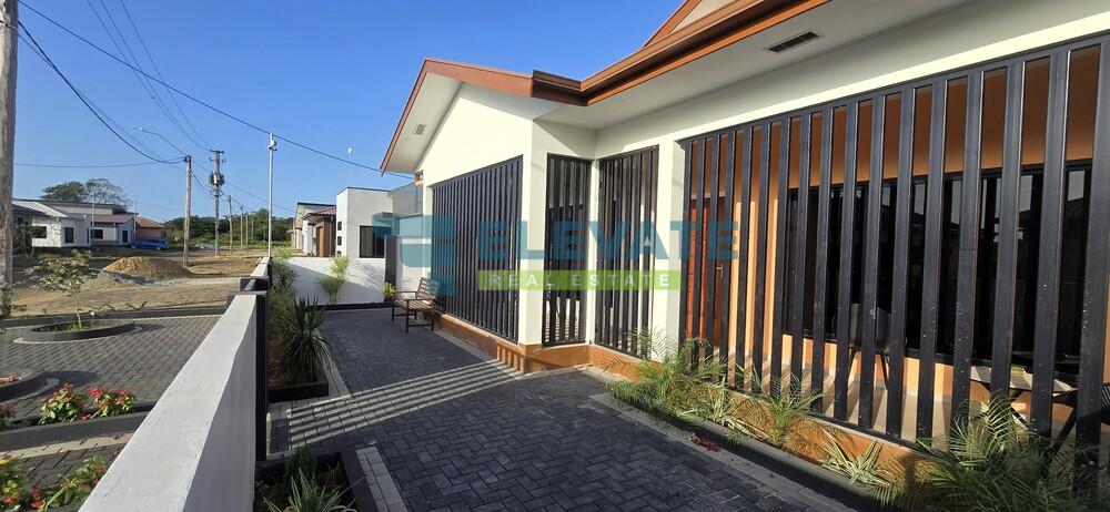 HRH0356 in Paramaribo - foto 24